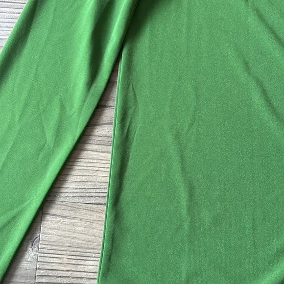 Zara Stretchy Green Button Down - Picture 2 of 2